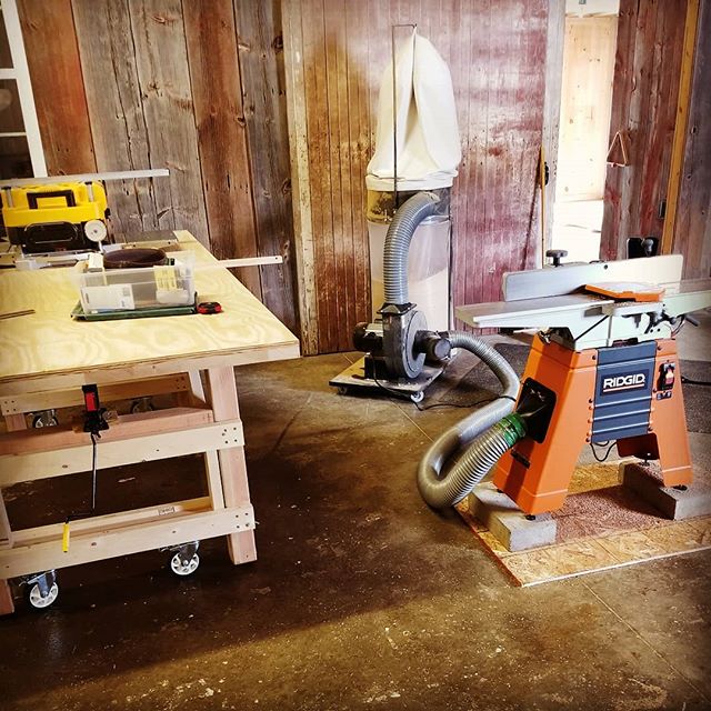The new jointer is setup next to the adjustable height workbench.  The workbench is a good out feed table.  I need to make a mobile base for the jointer.  It is heavy and about 5" short.