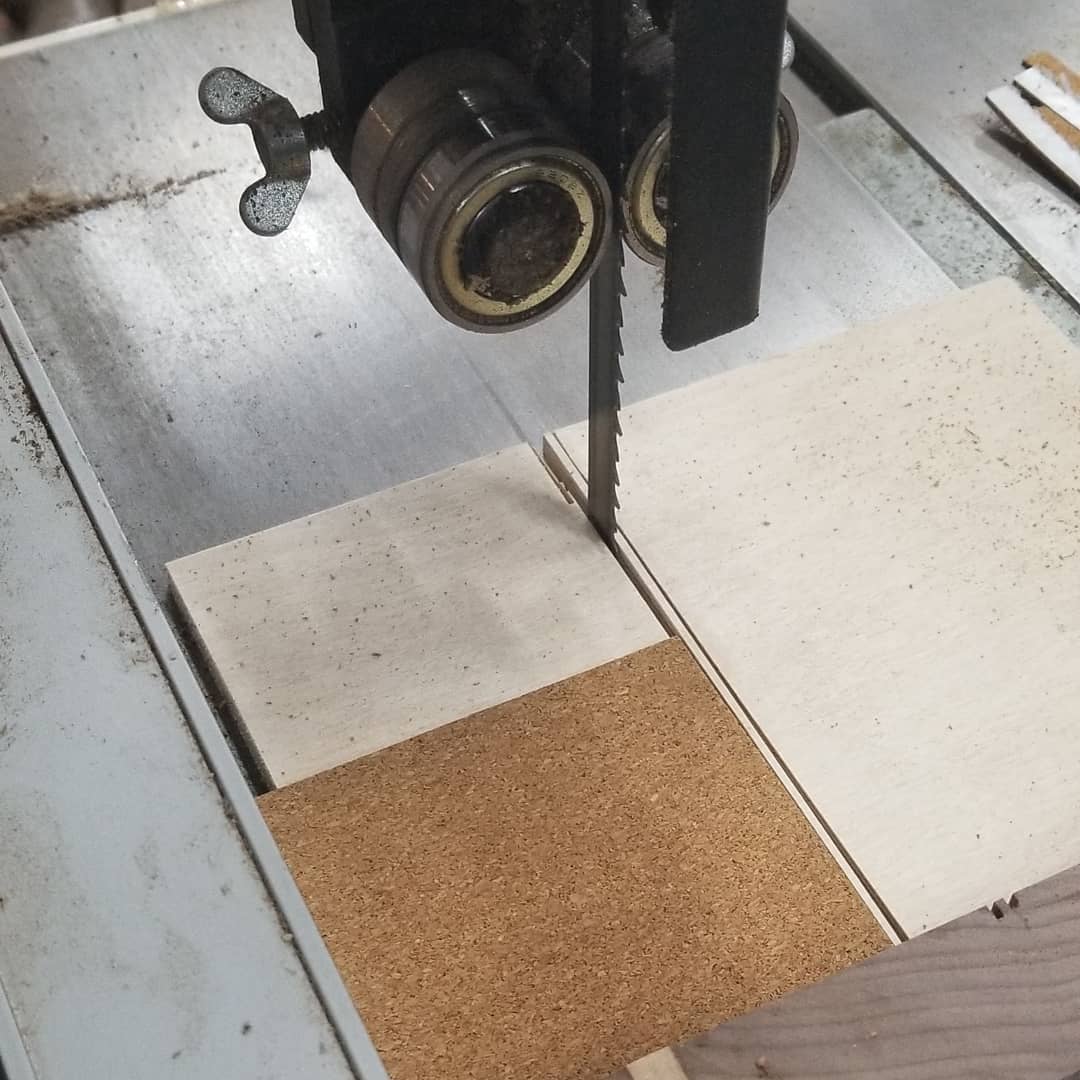 A little cork trimming for coasters. #coasters #woodcoasterset