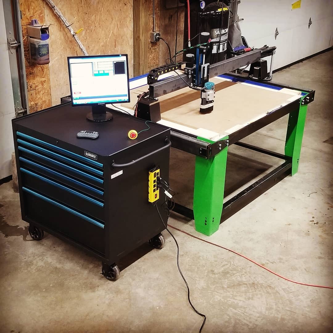 I think I have the #cnc / #cncplasma just about set up neatly.  Picked up a  toolbox from Wally world to protect the computer and hold the bits and pieces.